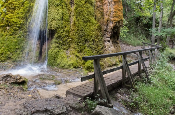 gruener-wasserfall-bruecke nohn - (c) m mueller.jpg